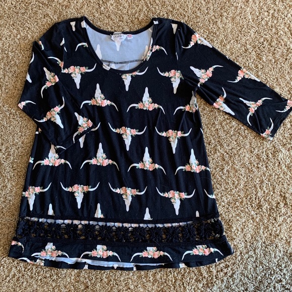 Steer skull blouse - Picture 1 of 2